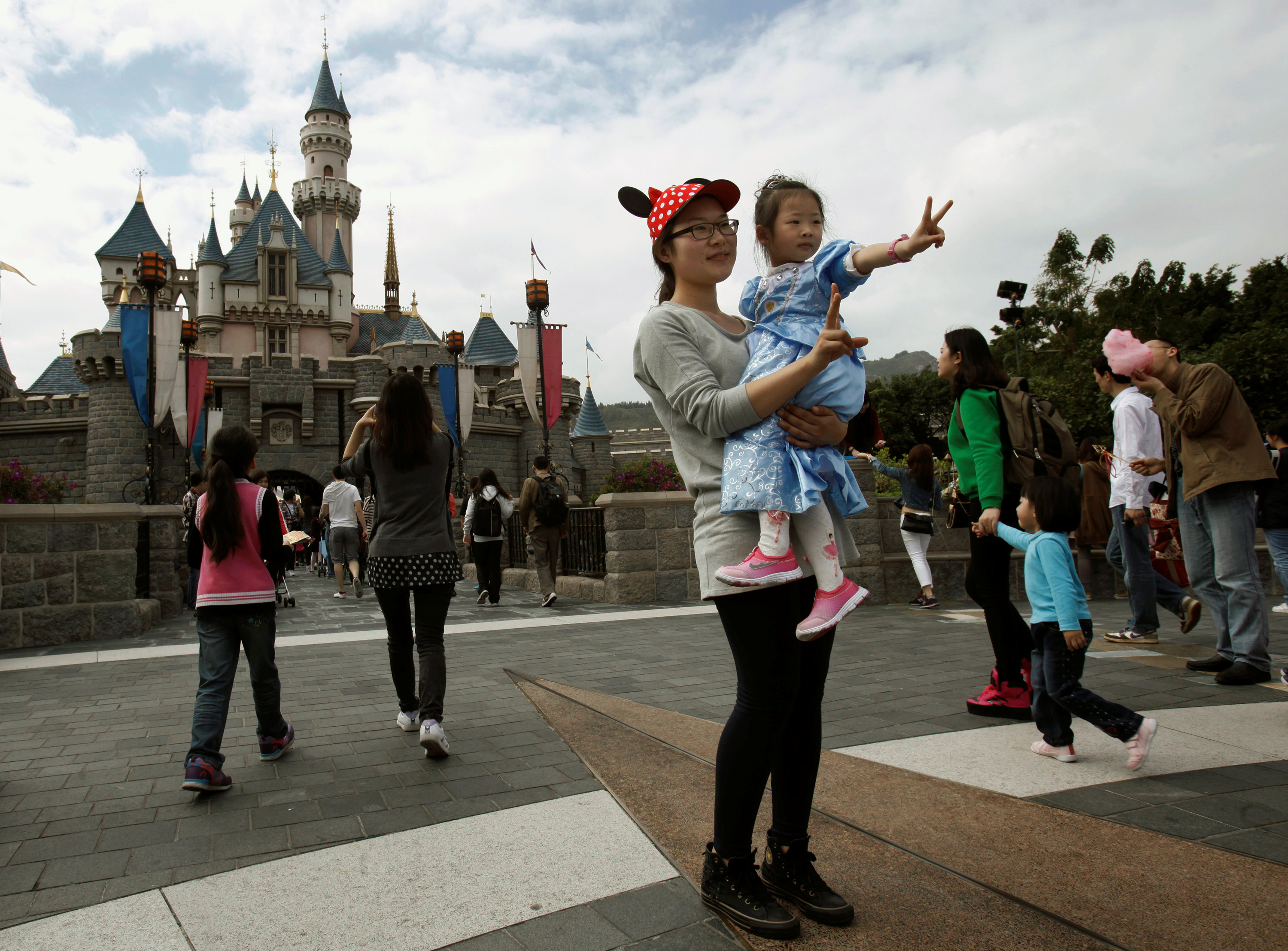 Hong Kong Disneyland to expand with $1.4 billion investment