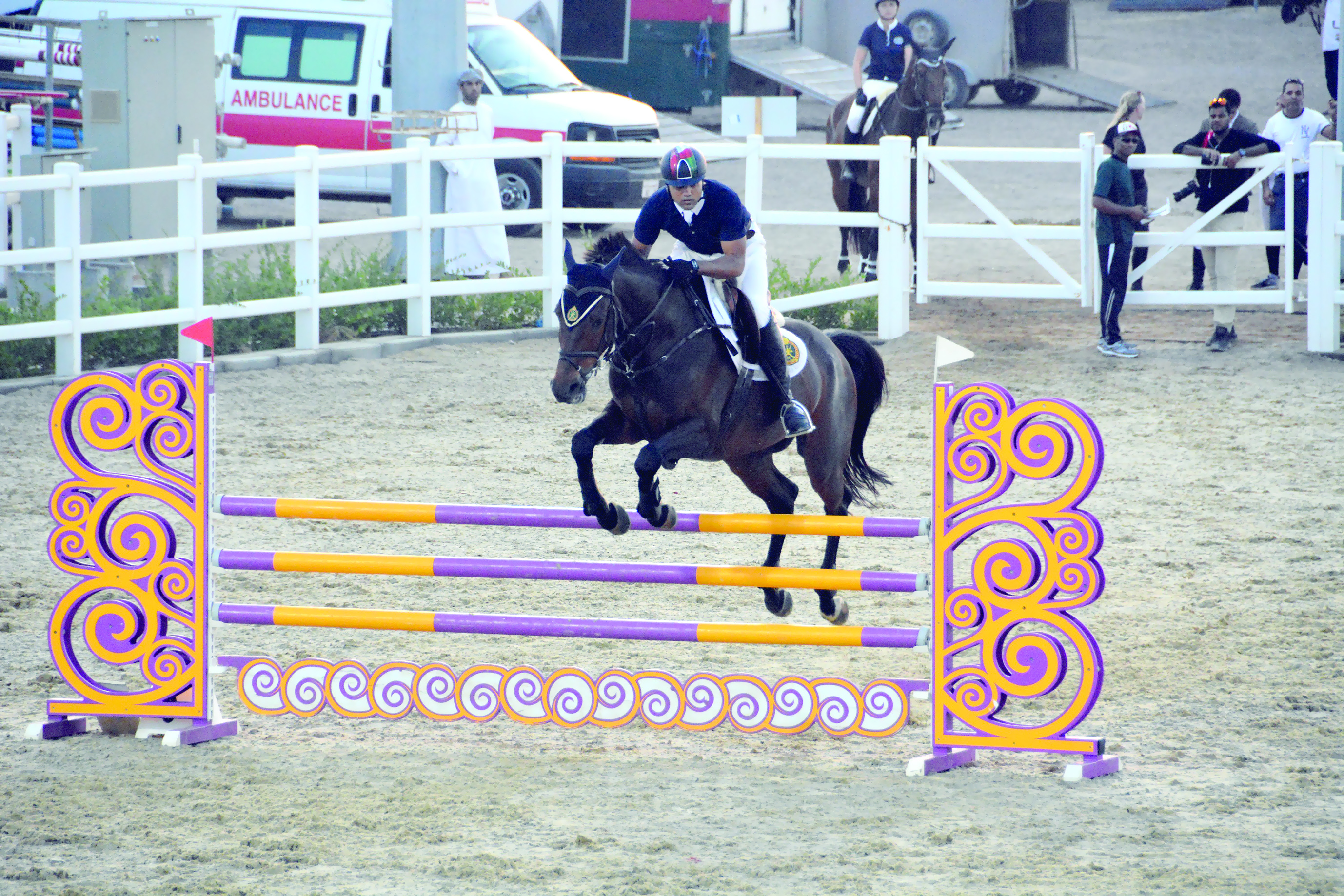 في ثالث مسابقات قفز الحواجز لهذا الموسم بالرحبة
الفروسية الأولمبي وخيالة الشرطة وآل سعـيـد يتقاسمـون الألـقـاب