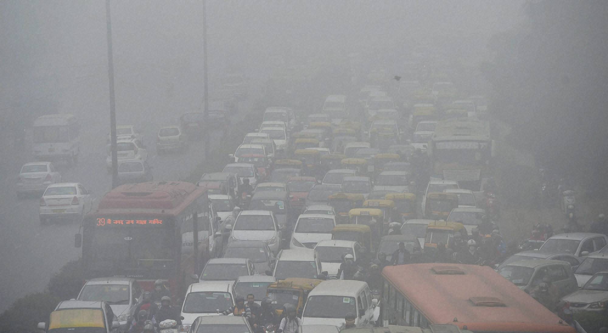 Fog disrupts flight, train services in Delhi