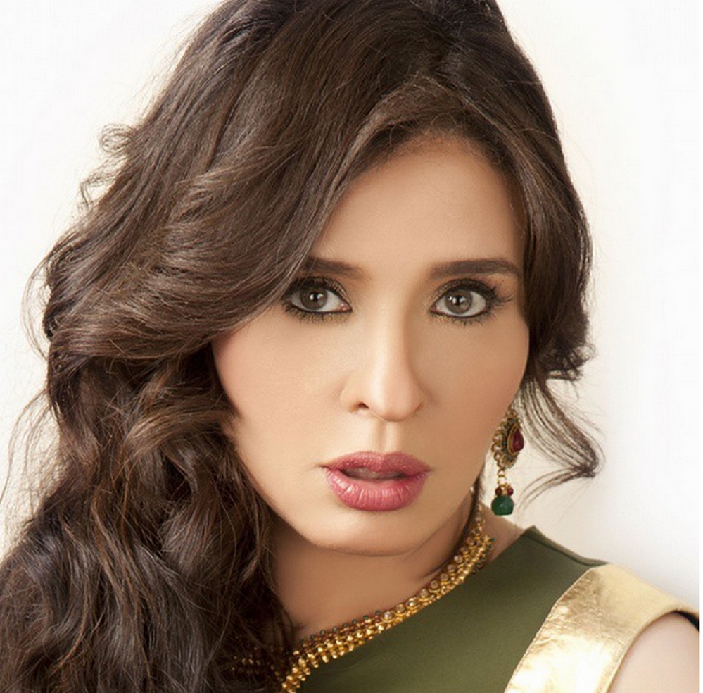 دينا تكشف أسرارها