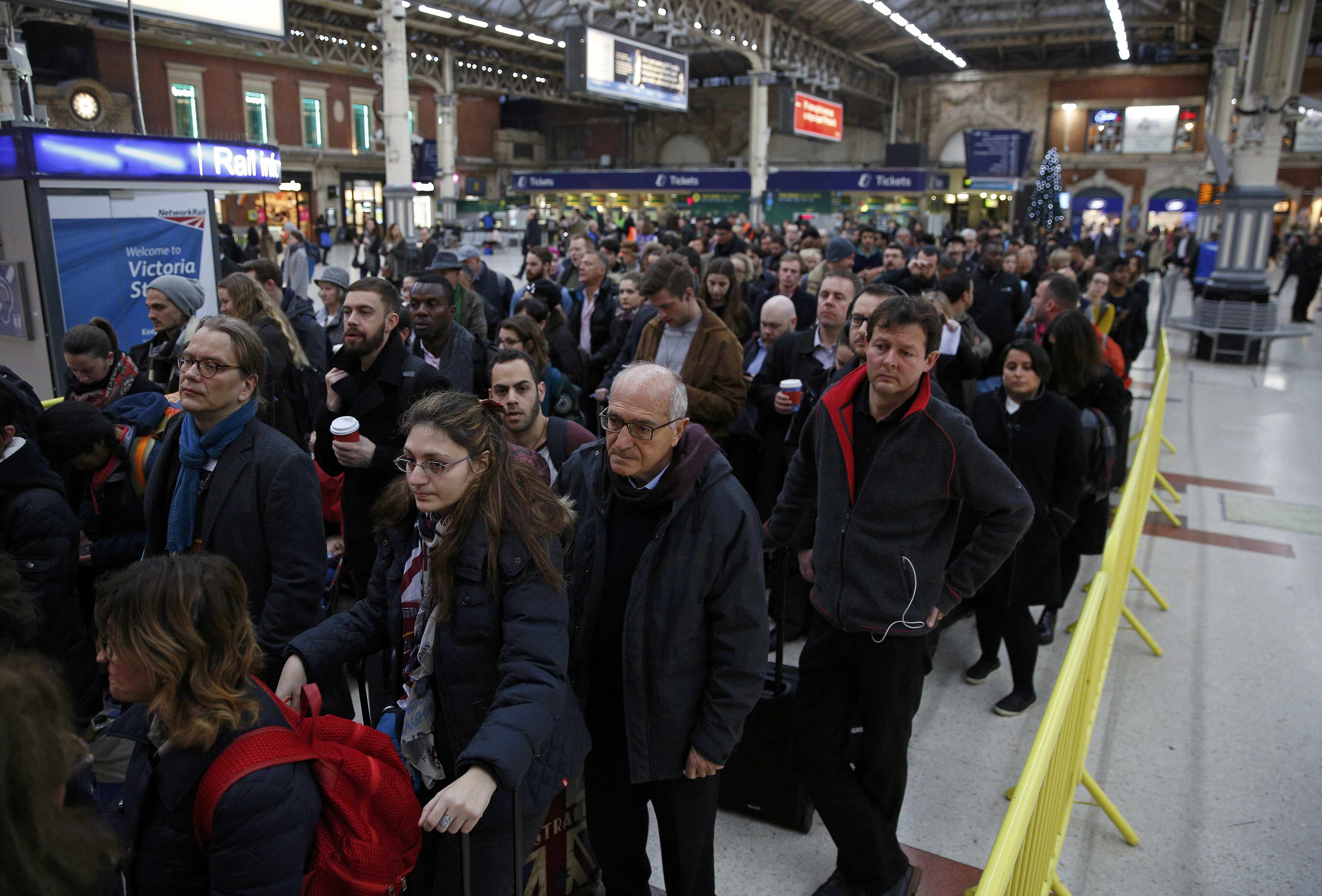 London commuters face worst rail strike disruption for decades