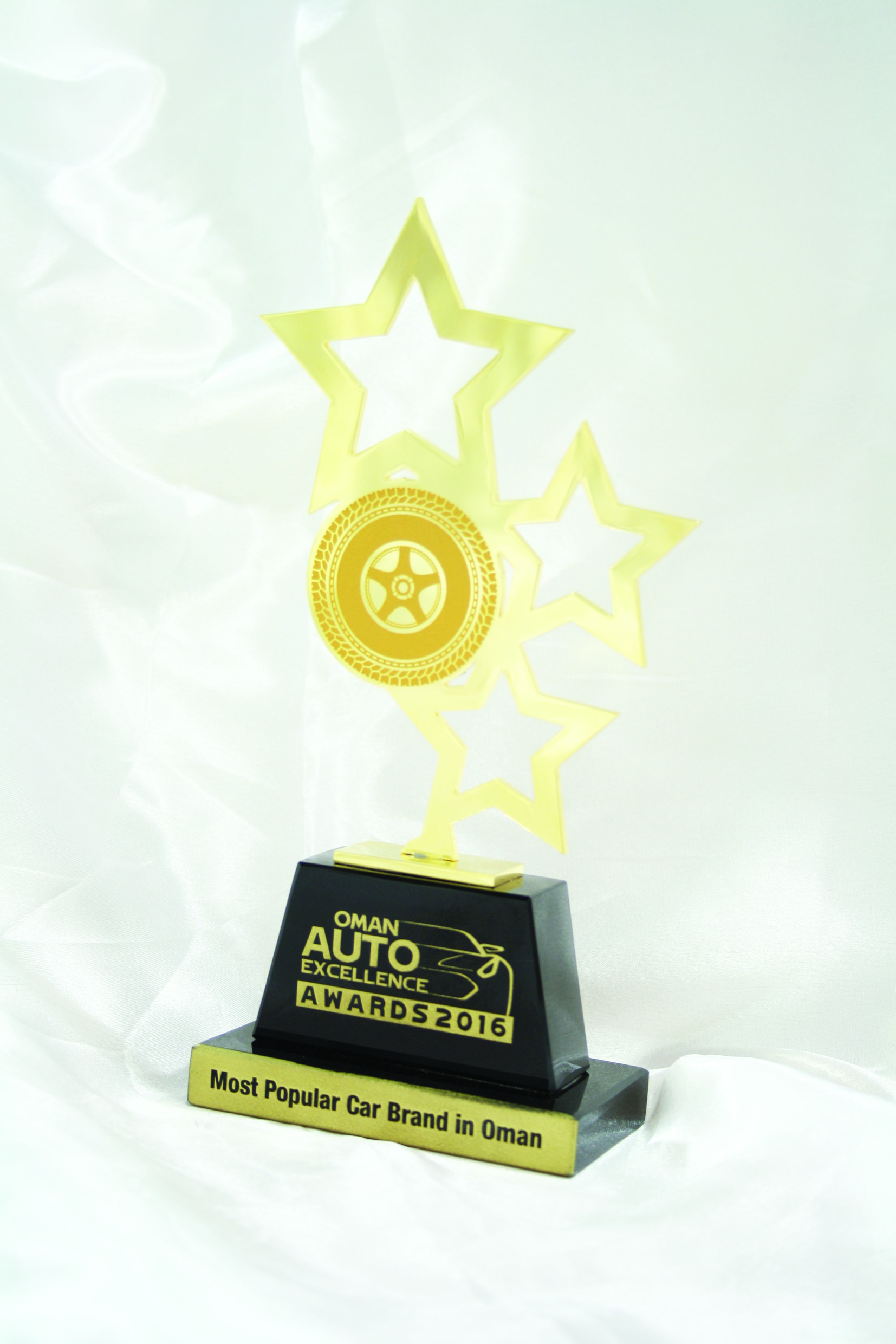 نيسان تفوز بجائزة العلامة التجارية للسيارات الأكثر شعبية في السلطنة