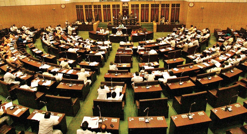 انتهاء جلسة البرلمان الهندي دون التوصل إلى قرار بشأن تغيير العملة