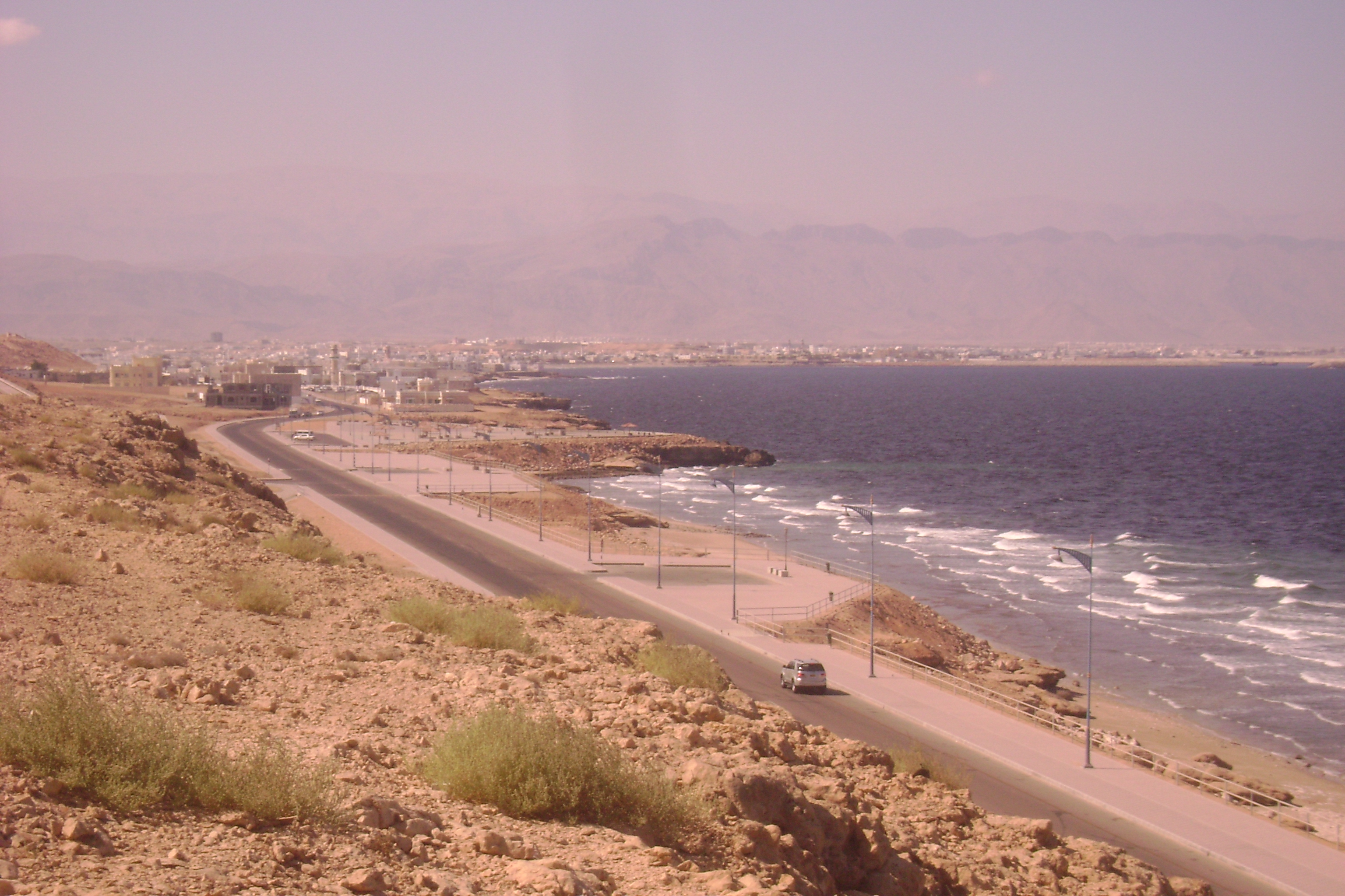 إنشاء خرسانات أسمنتية للطرق الجبلية في صور