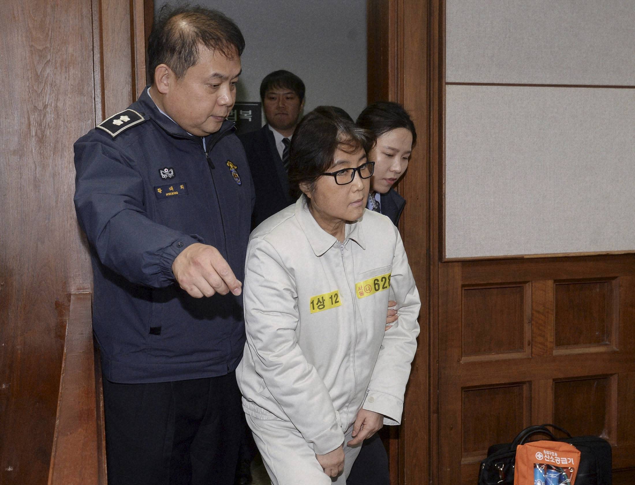South Korea seeks arrest of daughter of Park's friend