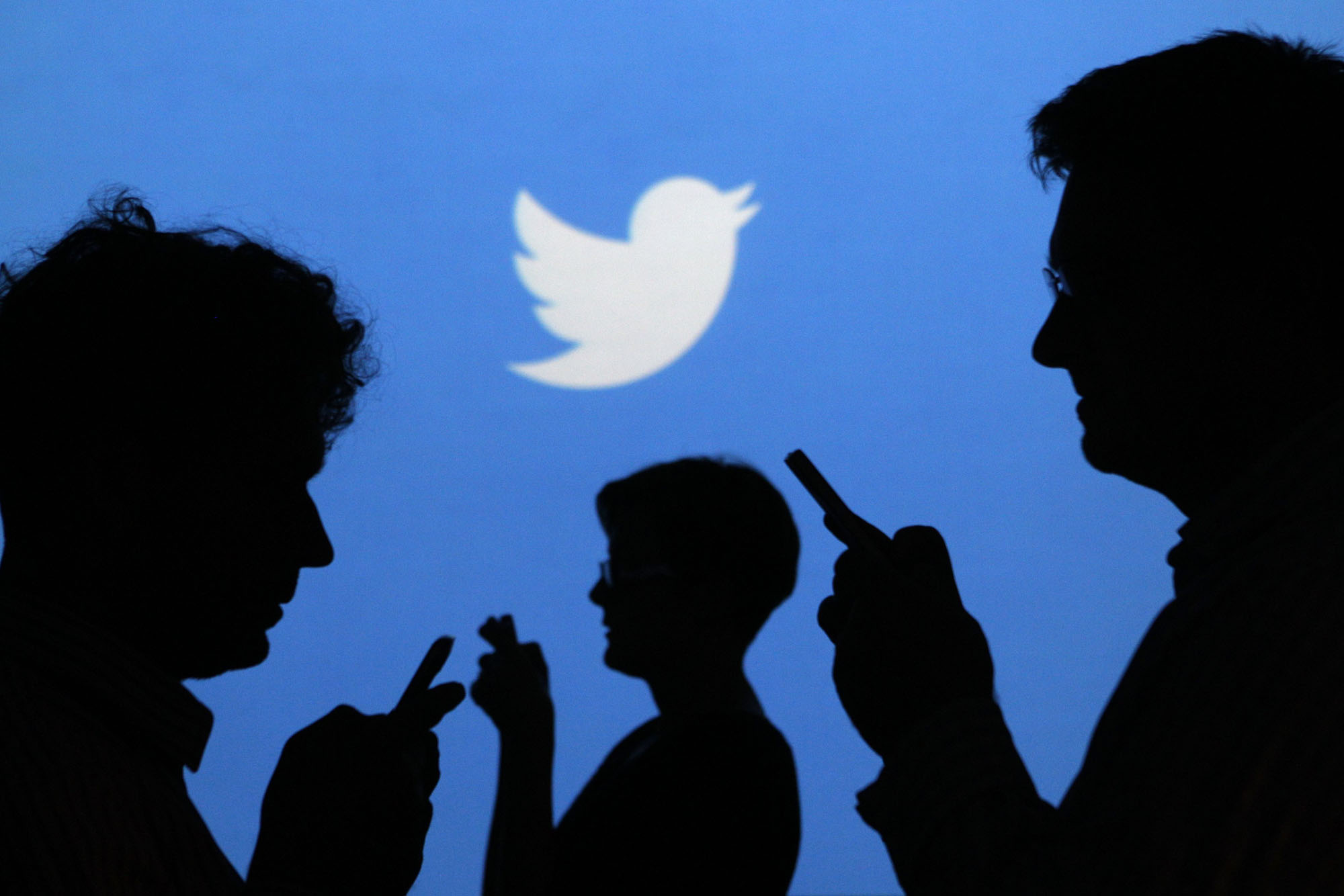 "تويتر" تختبر ميزة لإرسال إشعارات بالأخبار العاجلة