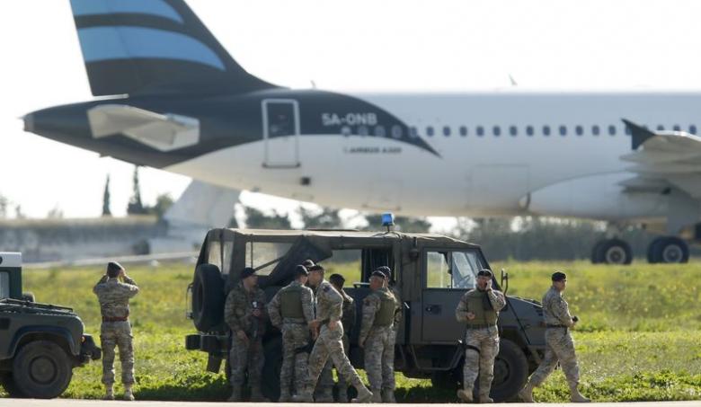 مسؤول بالخطوط الجوية الأفريقية: الطائرة المخطوفة عادت لطرابلس قبل أن تتوجه لمالطا