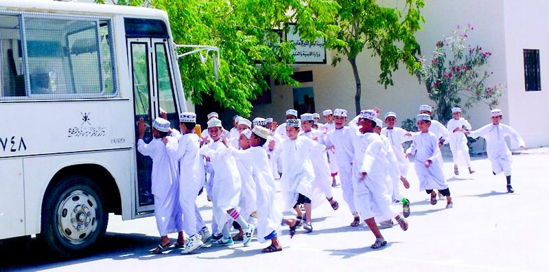 تدريب سائقي حافلات نقل الطلبة في شمال الباطنة