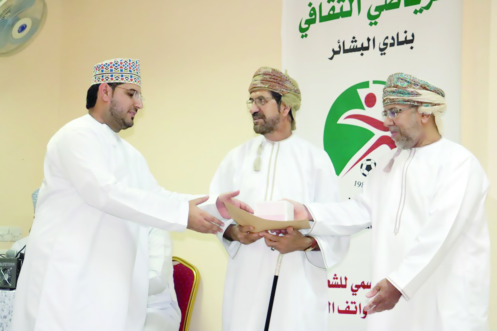 تكريم المجيدين بفريق الجامع الرياضي بولاية أدم