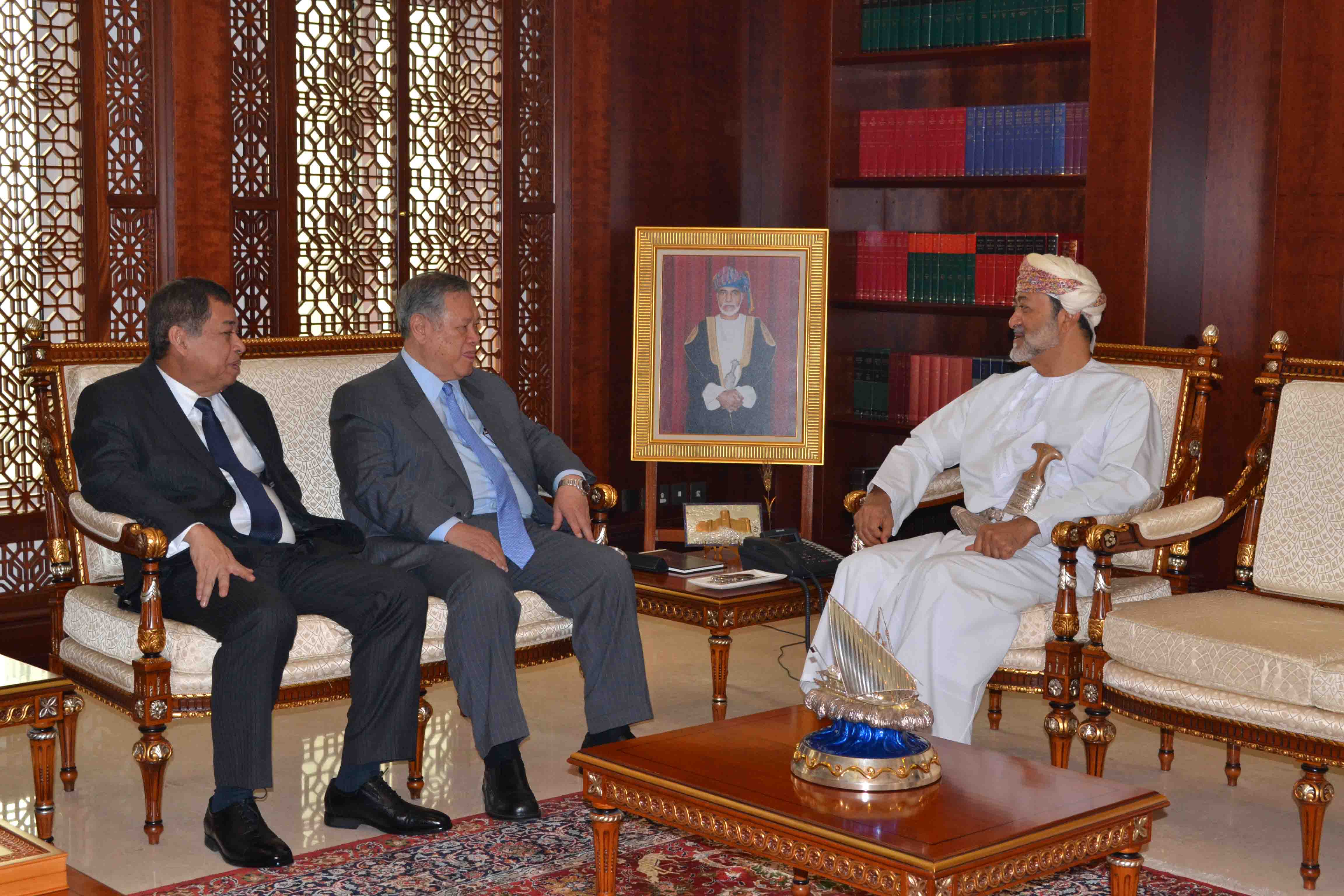 His Highness Sayyid Haitham receives Brunei officials in Muscat