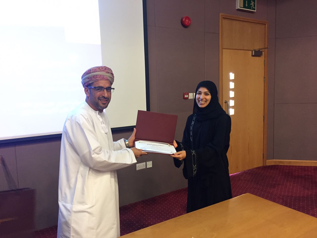 للمرة الثانية.. جامعة السلطان قابوس تنظم مسابقة الرسالة في ثلاث دقائق