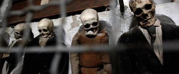 "كابجين".. مقبرة إيطالية تتحول إلى متحف لجثث تبدل ملابسها!