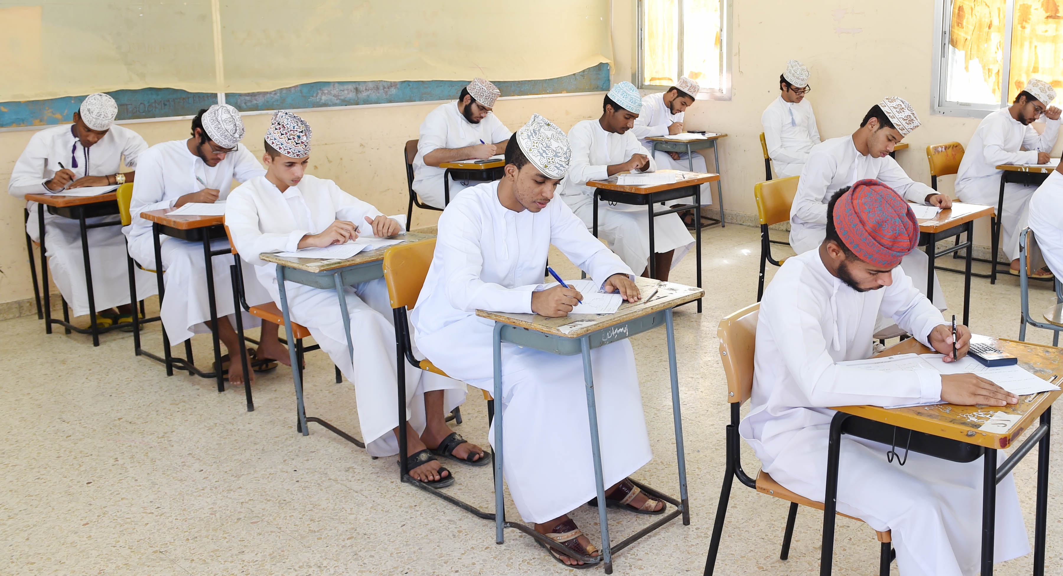 الأحد المقبل ..  48662 طالبا وطالبة يبدؤون امتحانات دبلوم التعليم العام وما في مستواه
