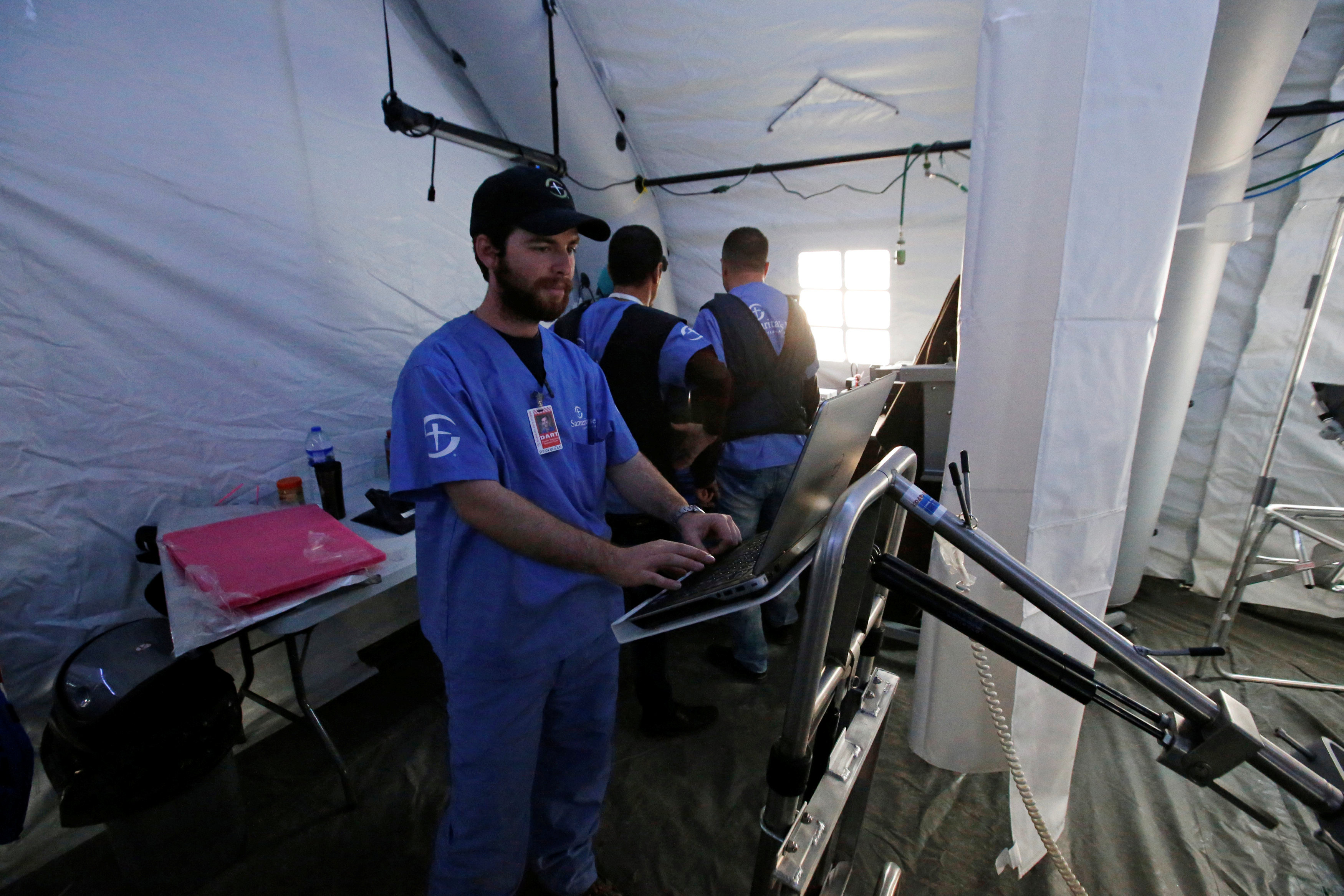 Field hospital helps treat injured civilians, soldiers near Mosul