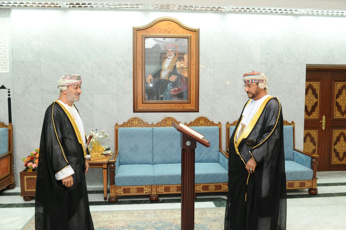 رئيس المجلس البلدي لظفار يؤدي اليمين