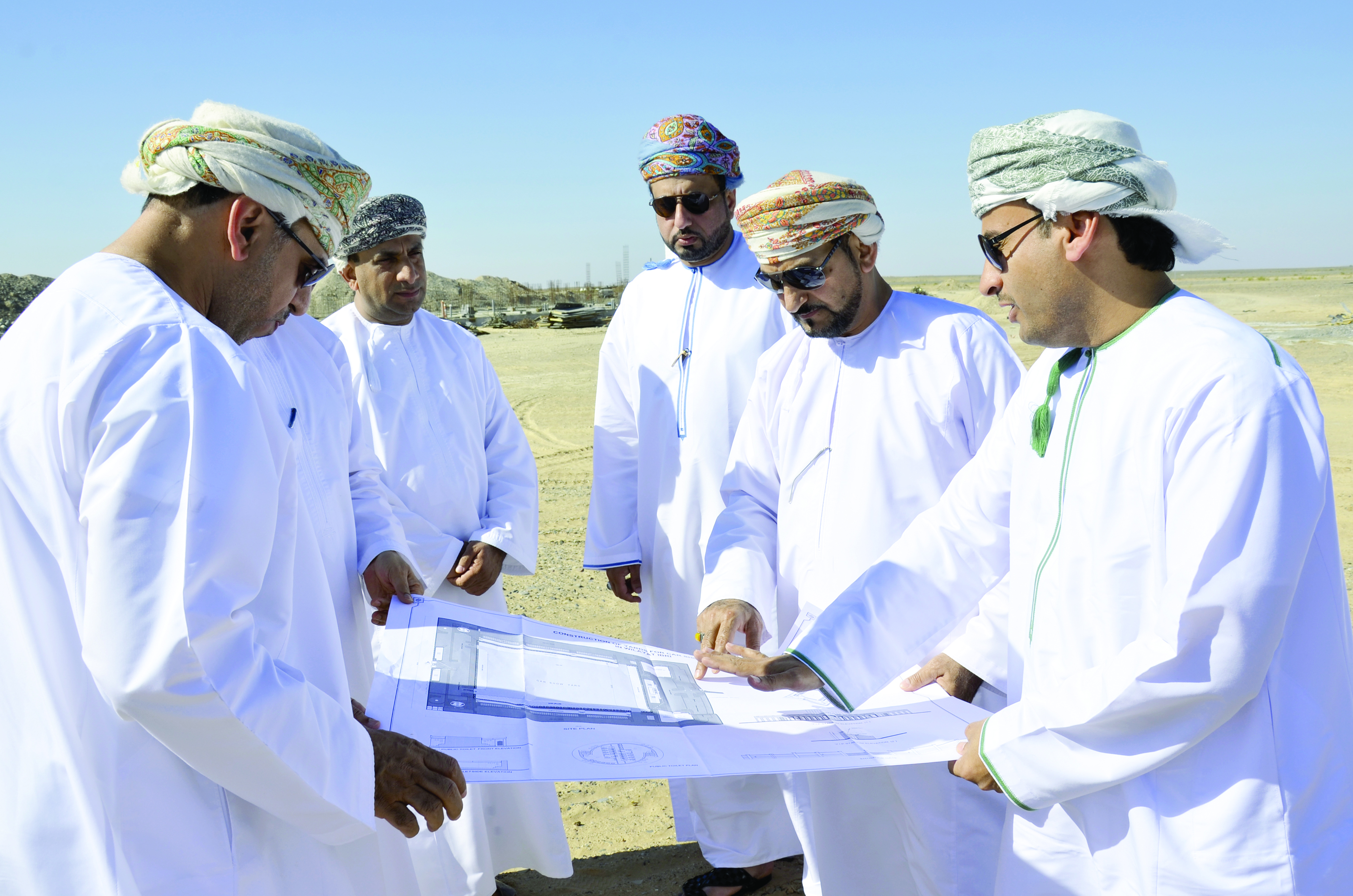 وزير البلديات يتابع زياراته الميدانية لمحافظتي البريمي والظاهرة