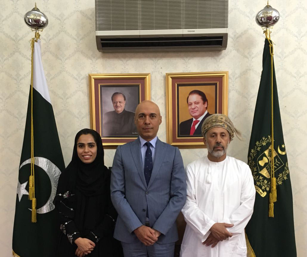 Oman diplomacy: Pakistan envoy meets literary personalities