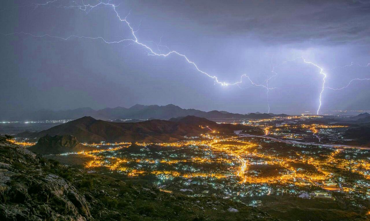 Oman weather: Six rescued from wadi in Quriyat