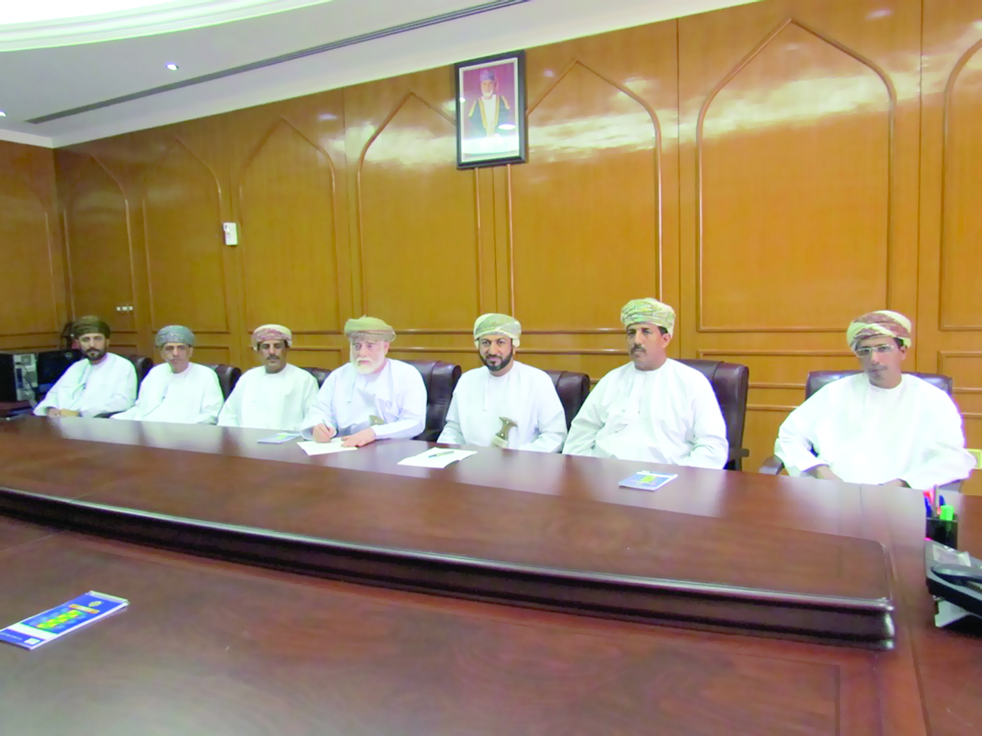«خليج عُمان» ترفع الحد الأدنى لأجور العمانيين