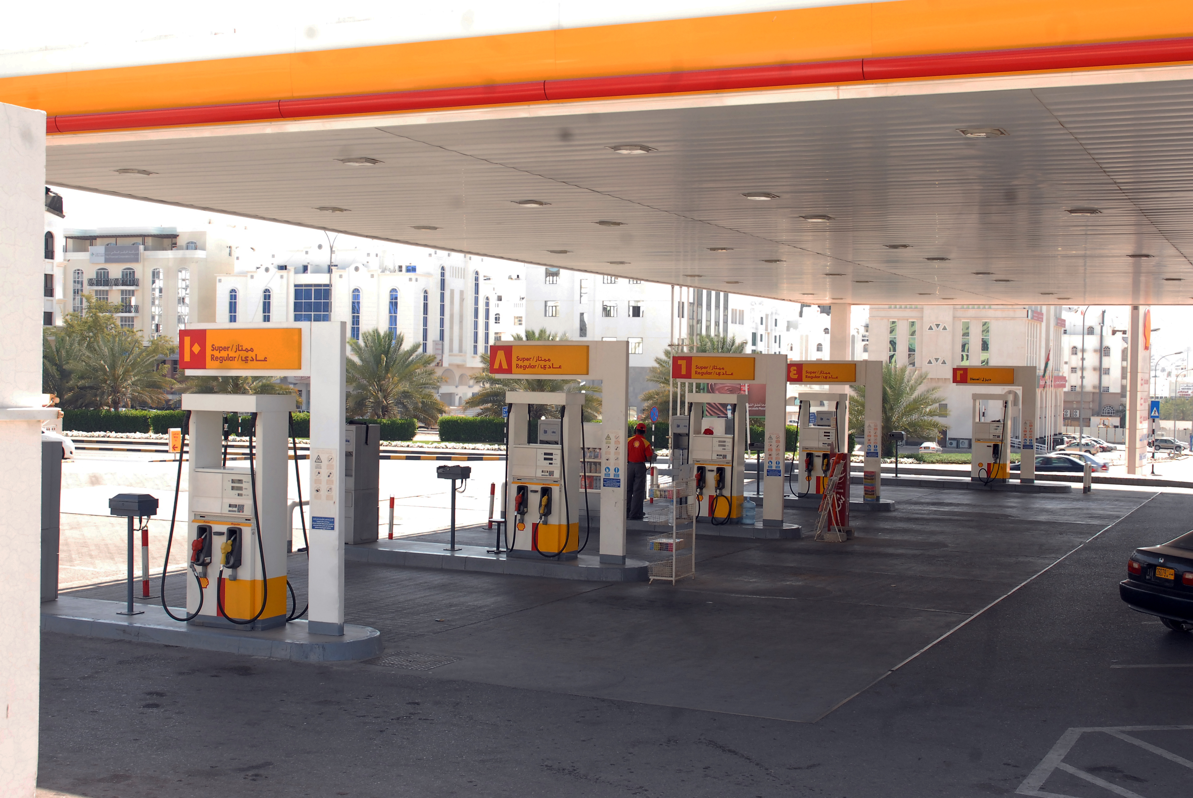 ‘Fuel subsidy cut caused marked fall in petrol demand in Oman’