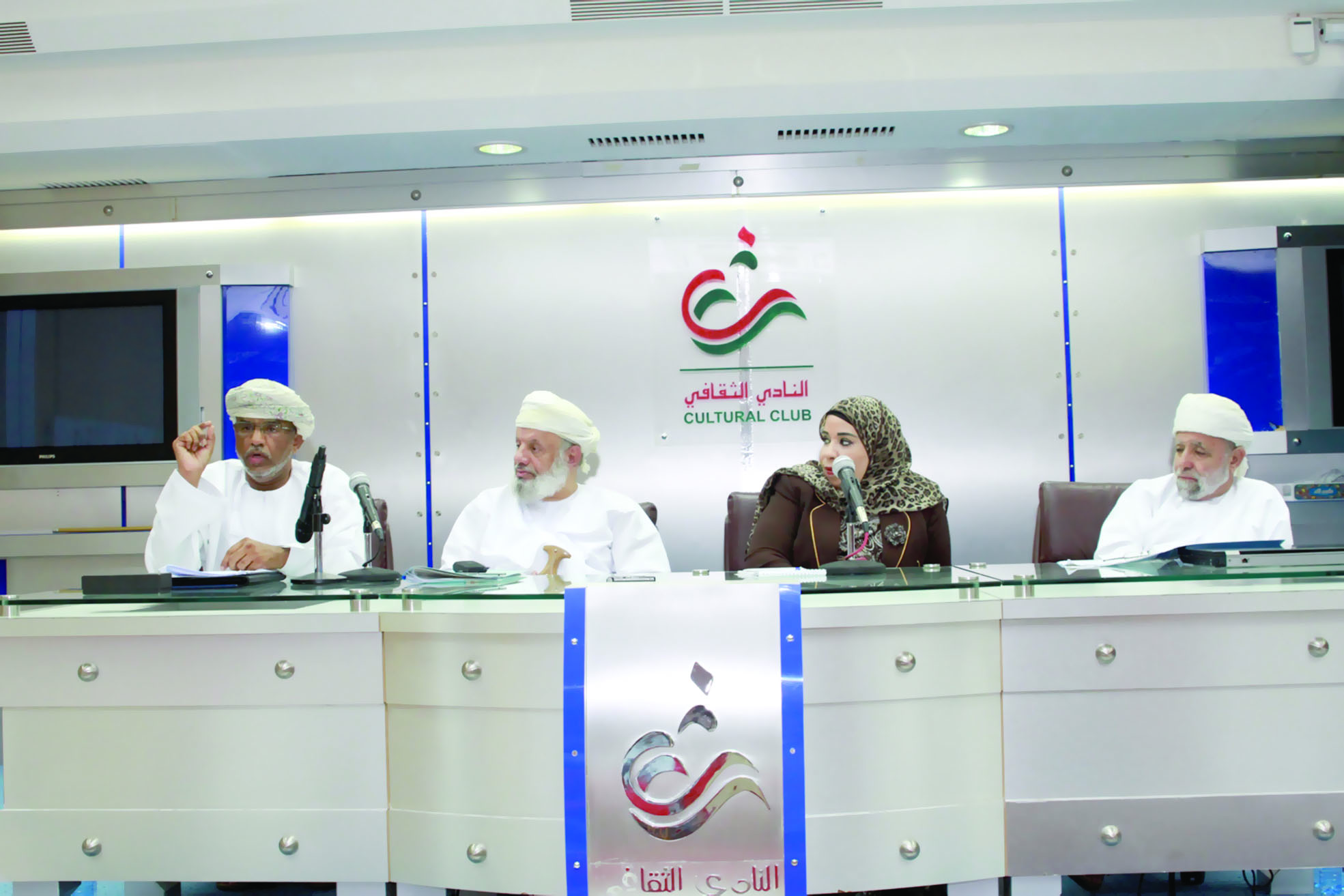 مهرجان مسقط يحتفي بالشاعر هلال السيابي
