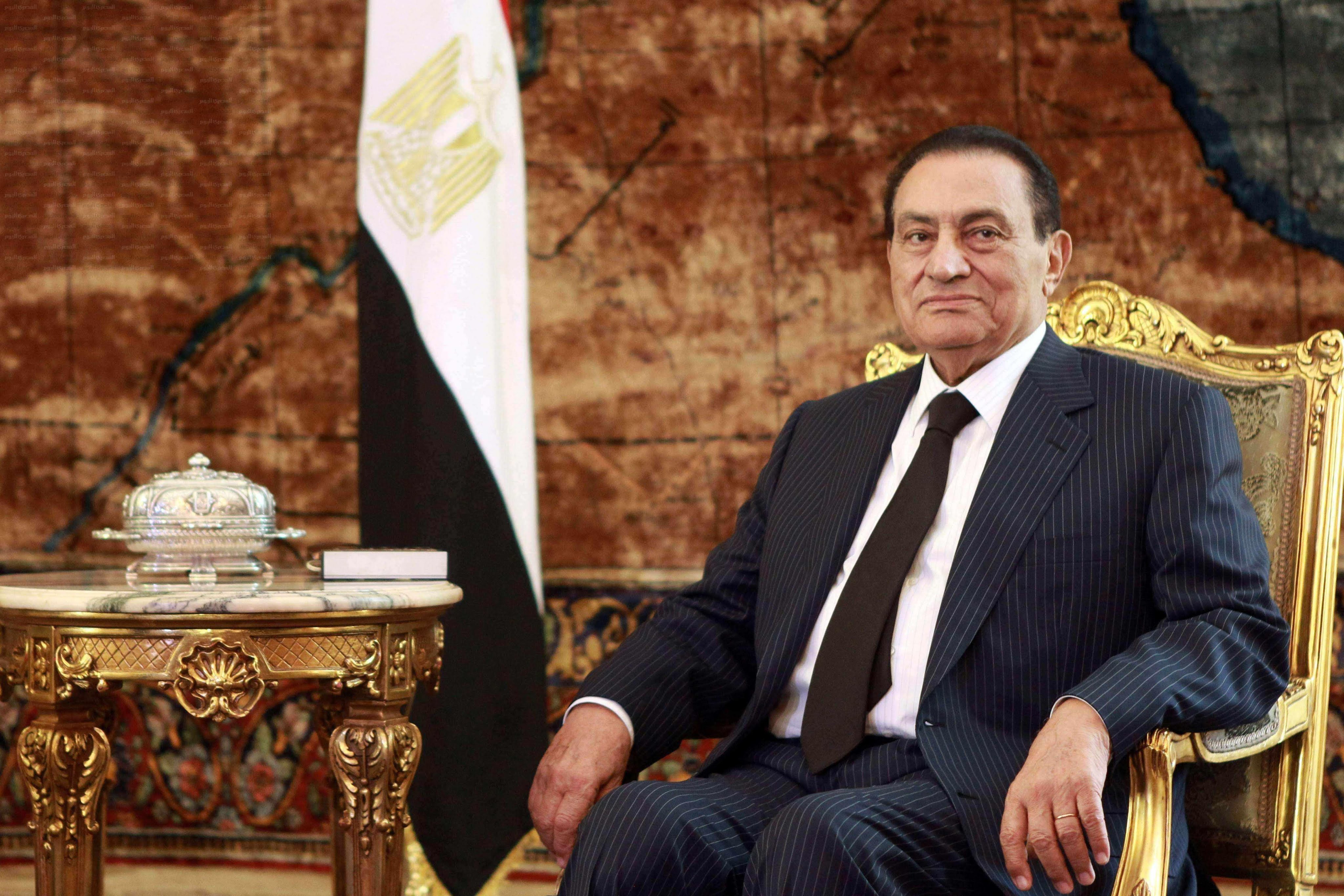 (1) ماذا لو استمر مبارك في حكم مصر؟ الدولار يساوي 7.43 جنيه مصري