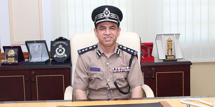 Oman's customs chief  thanks hard working force
