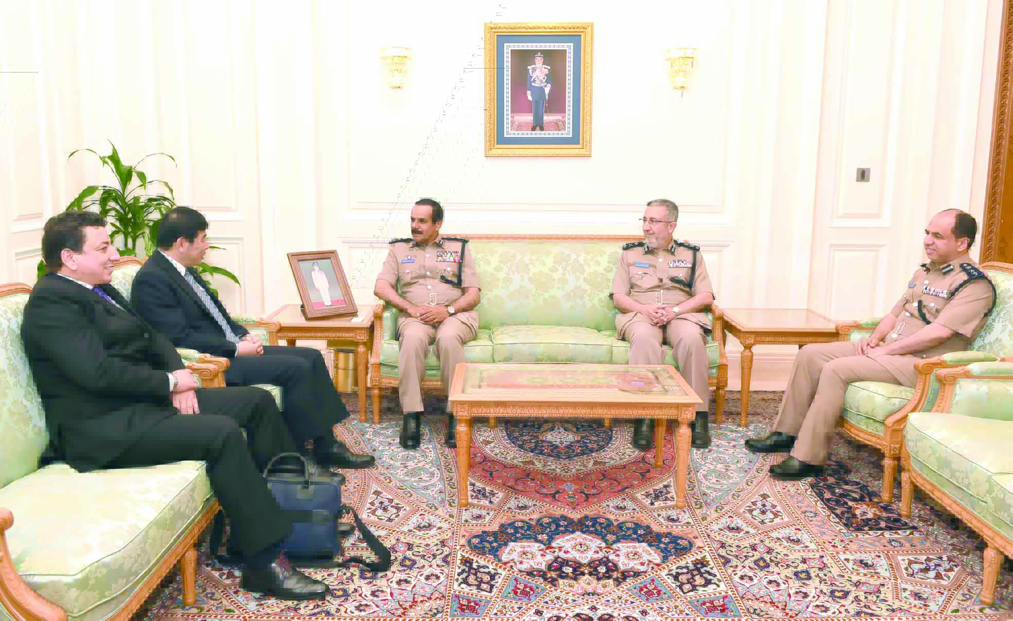 الشريقي يستقبل الأمين العام لمنظمة الجمارك العالمية