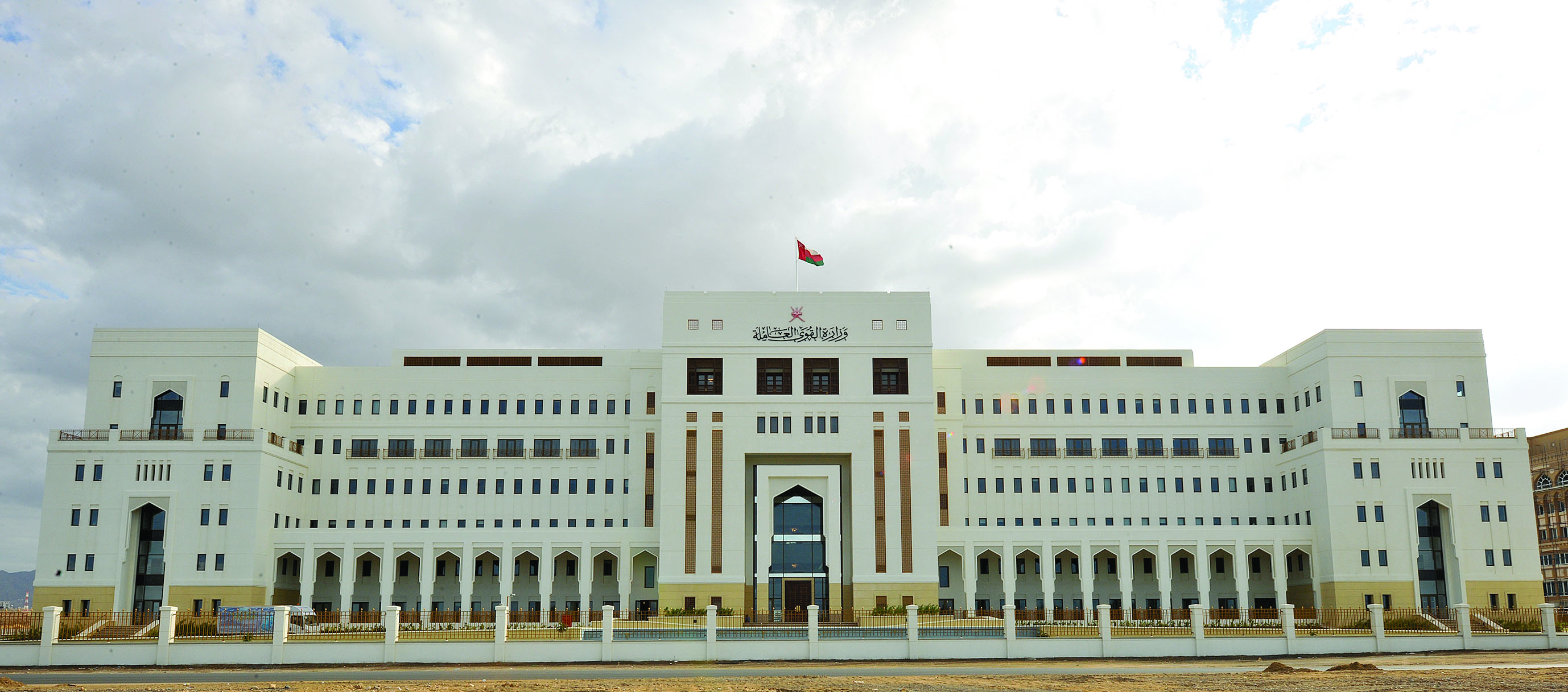 ترحيل 498 عاملاً مخالفاً خلال أسبوع