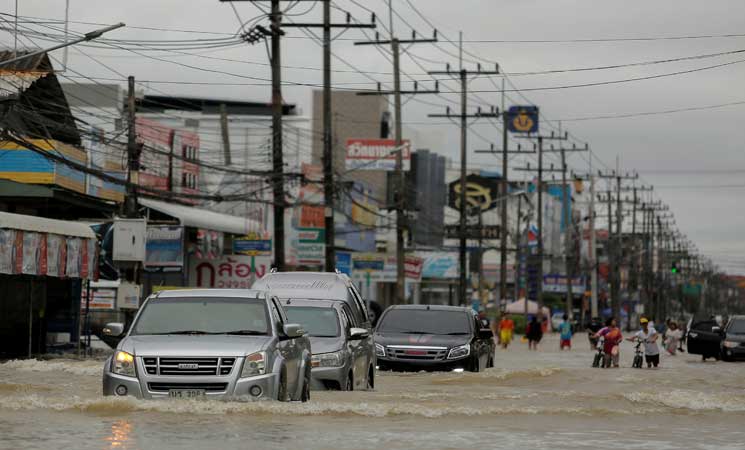 وفاة 11 شخصاً في موجة فيضانات مفاجئة في تايلاند