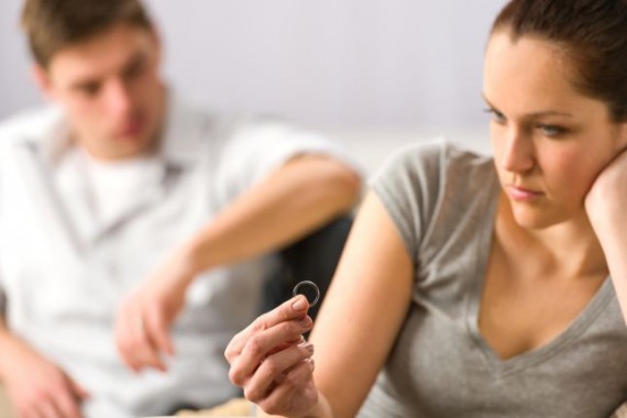 علماء يُحدِّدون: 5 أشخاص يمكن أن يُدمِّروا سعادتكم الزوجية