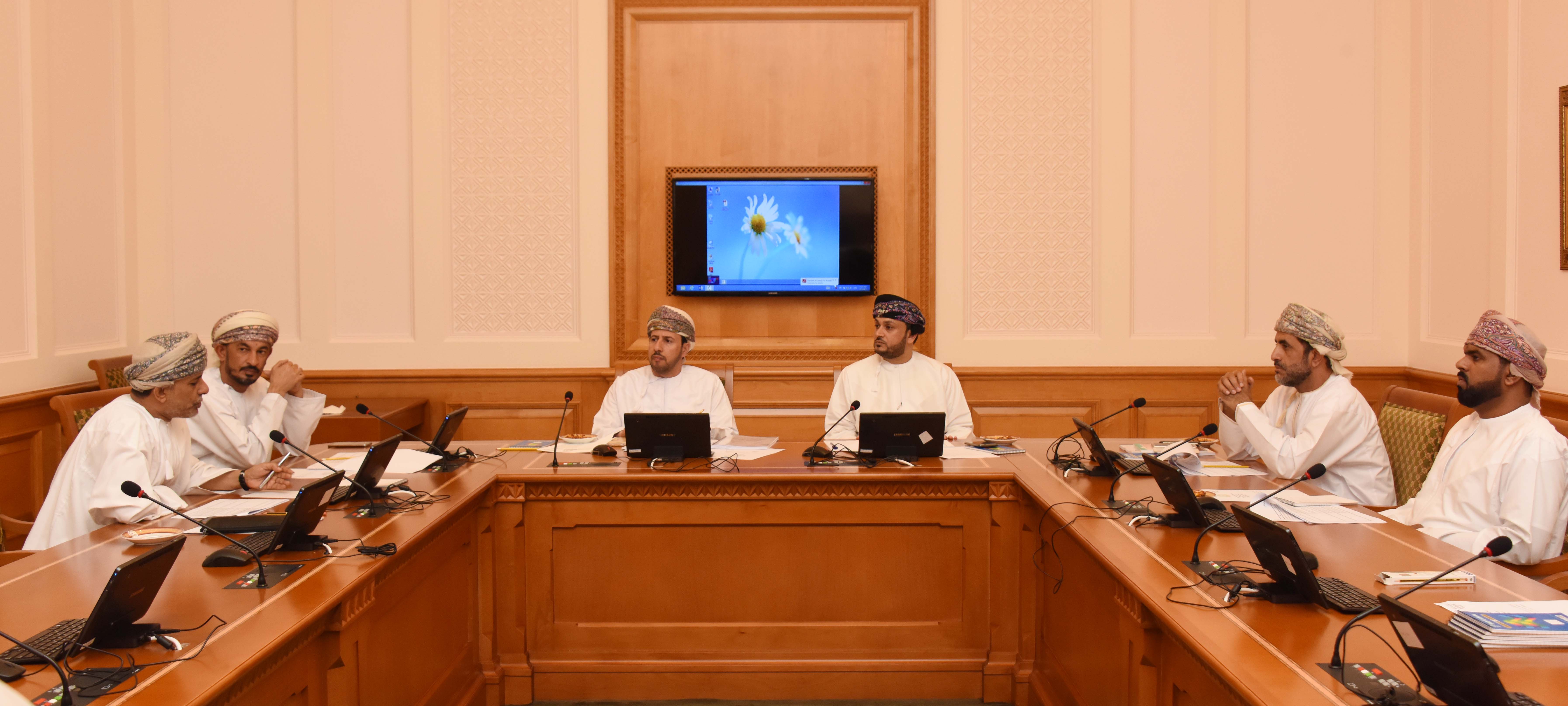 فريق عمل لجنة التداعيات الاقتصادية بـ "الشورى" يطالب بتعديل قرار التسعيرة الشهرية للمنتجات النفطية