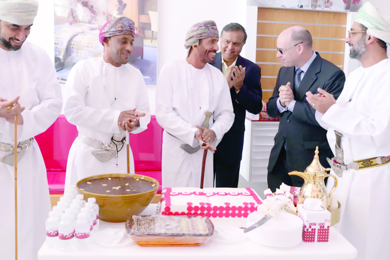 Ooredoo تفتتح أول صالة امتياز لها ببهلاء