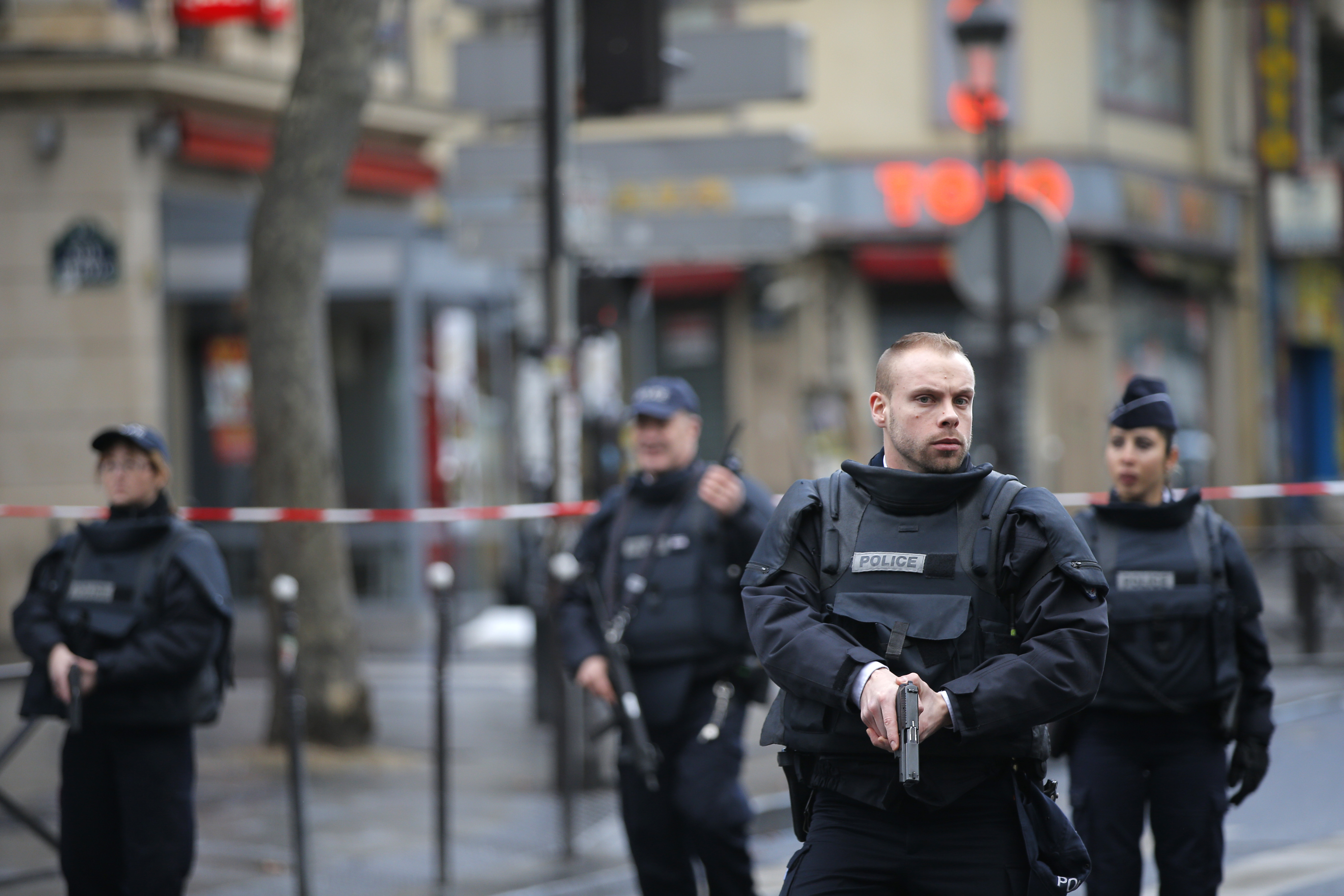 إحباط هجوم مسلح في فرنسا واعتقال 4 أشخاص
