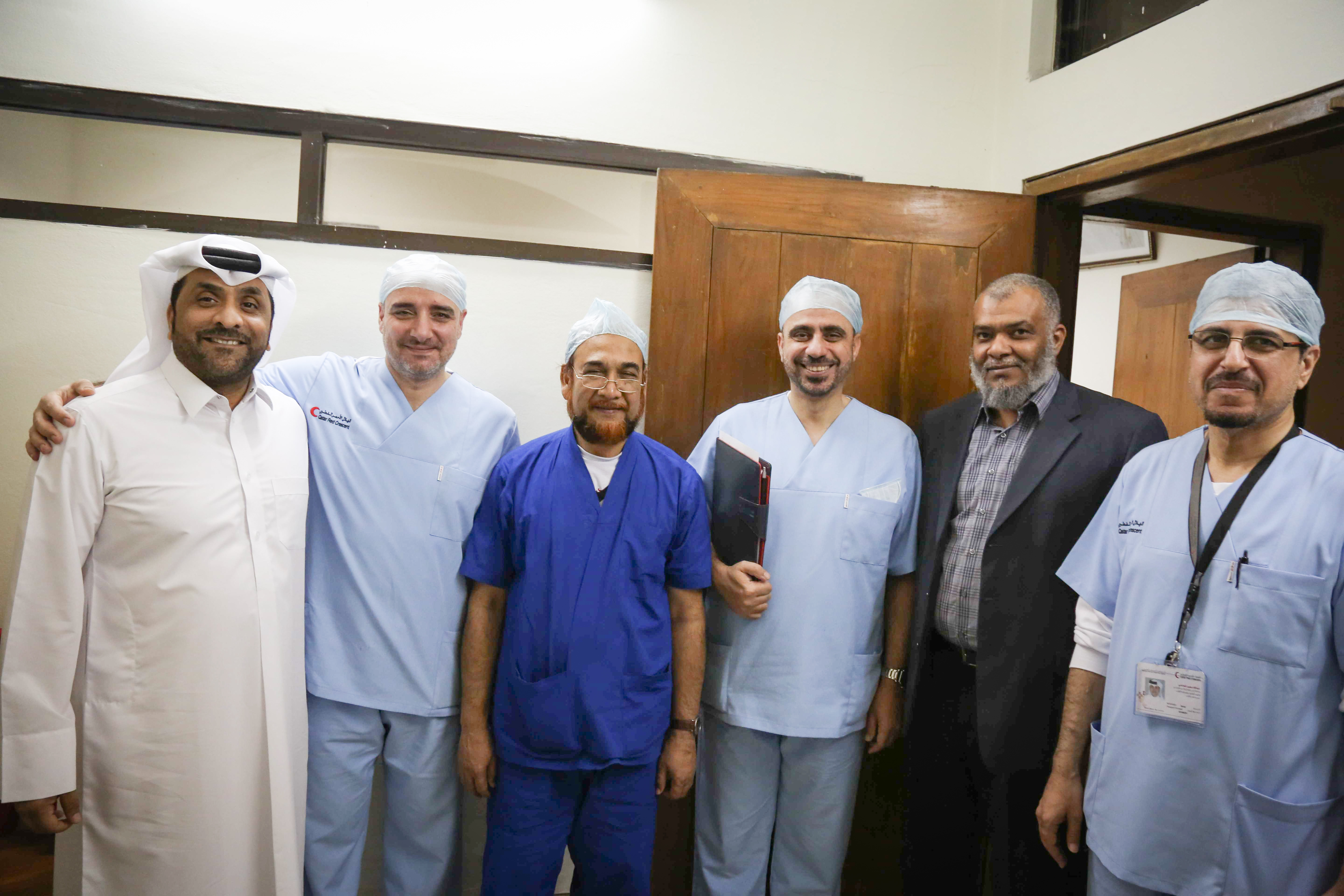 وفد طبي قطري يجري 18 عملية زراعة "قوقعة" لأطفال بغزة