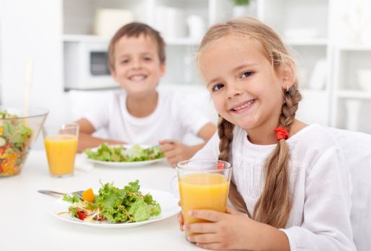 10 نصائح ليتناول طفلكِ وجبة طعام إضافية