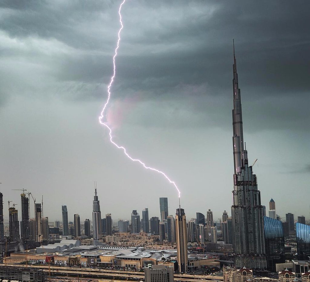موجة برد استثنائية في الإمارات