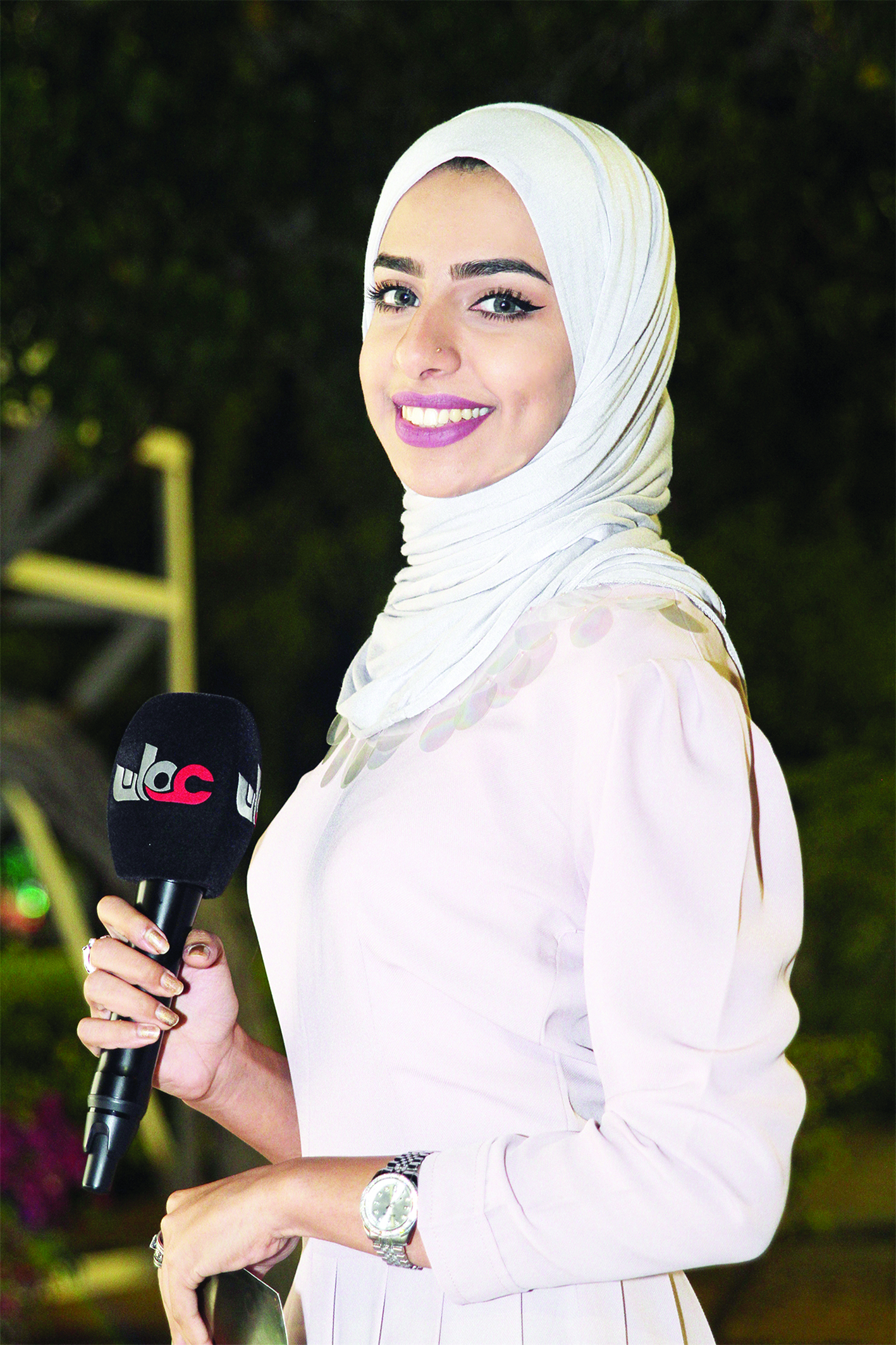 المذيعة رزان البلوشية تطل من جديد عبر مهرجان مسقط 2017