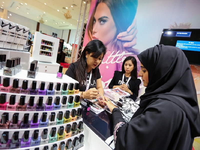 دول الخليج تنفق 9.3 بليون دولار على منتجات التجميل