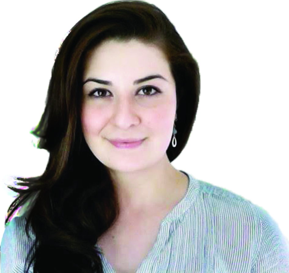 شابة تتصدى لنزيف الدم