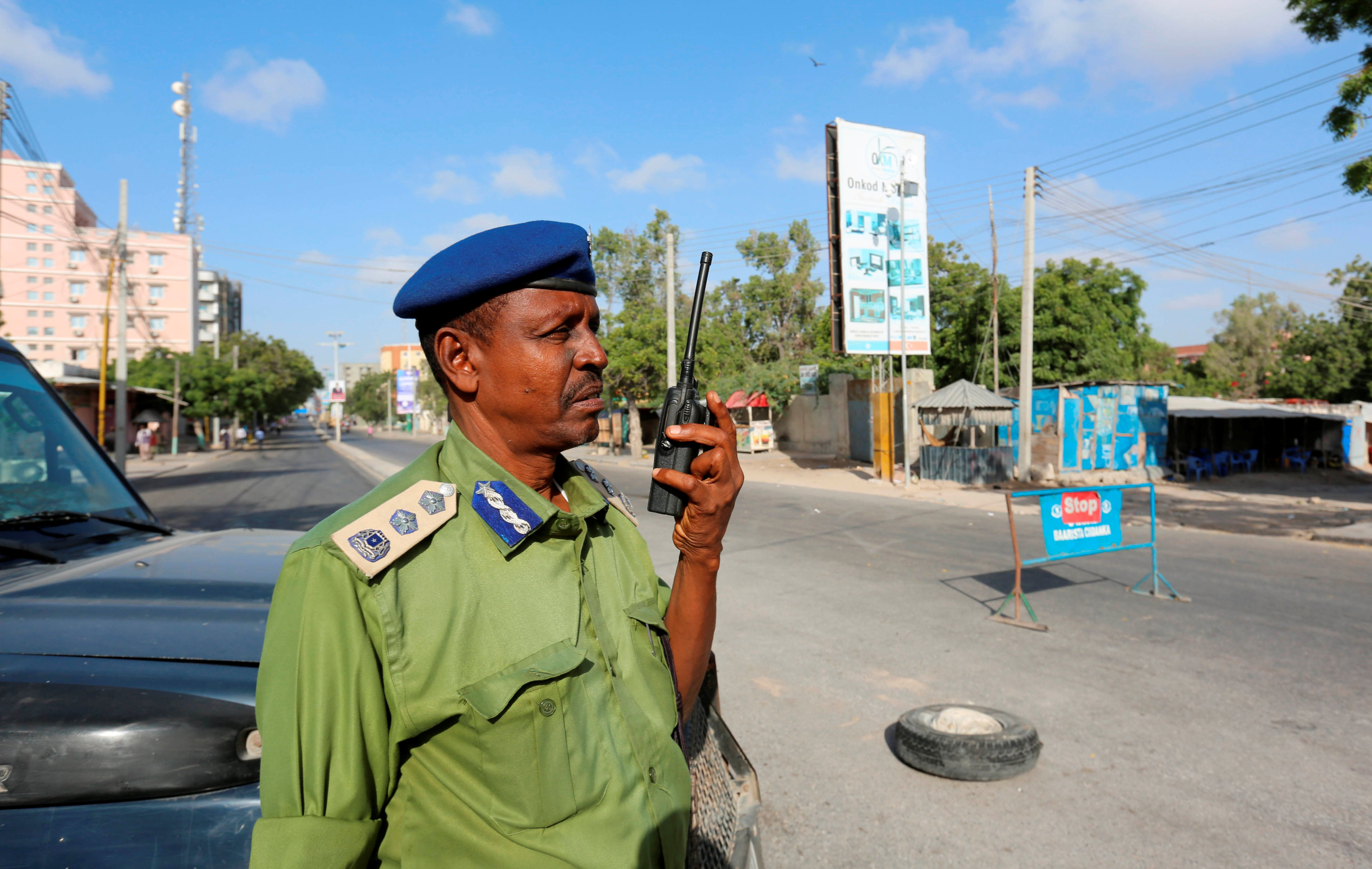 Gunmen kill four guards in attack on Somalia hotel