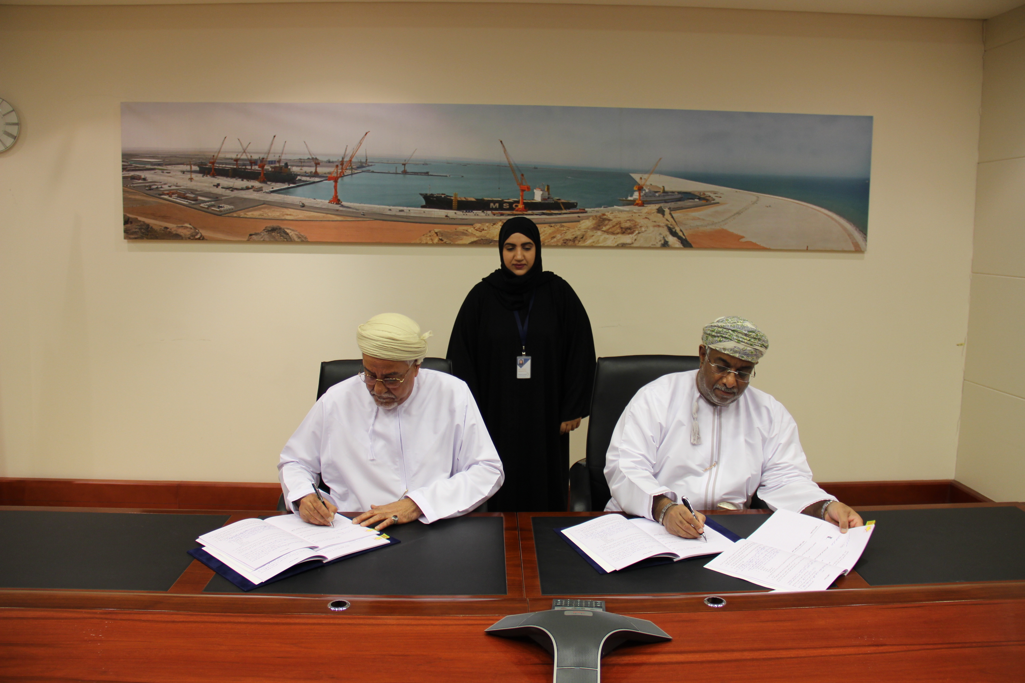 هيئة المنطقة الاقتصادية الخاصة بالدقم توقع 4 اتفاقيات بتكلفة إجمالية تقدر بمبلغ 7ر84 مليون ريال عماني