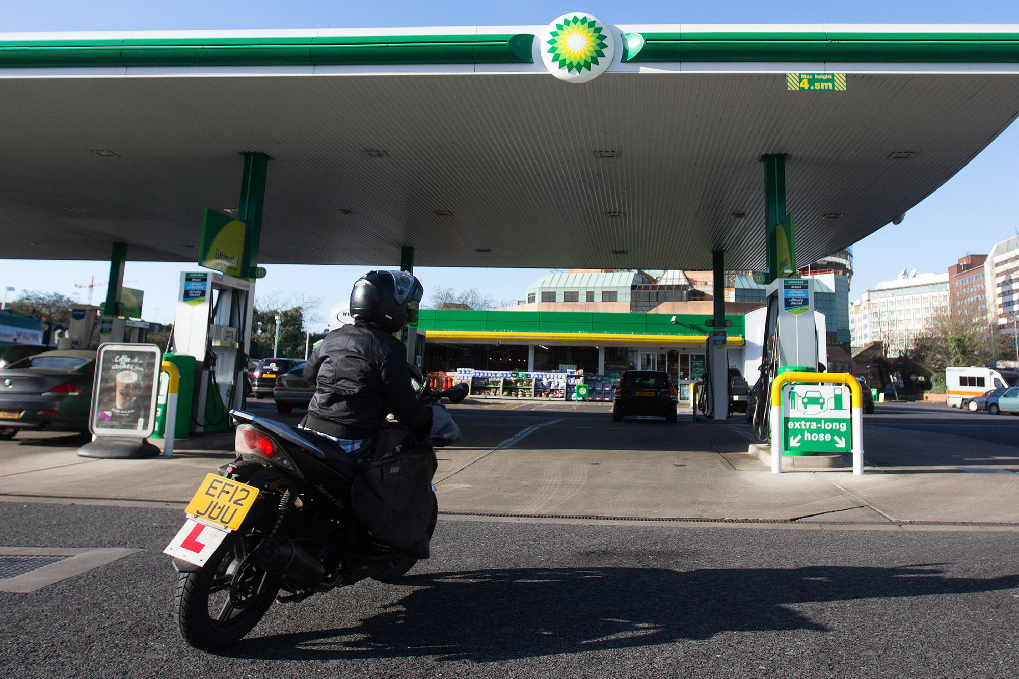BP targets $40 break-even oil price to reassure investors