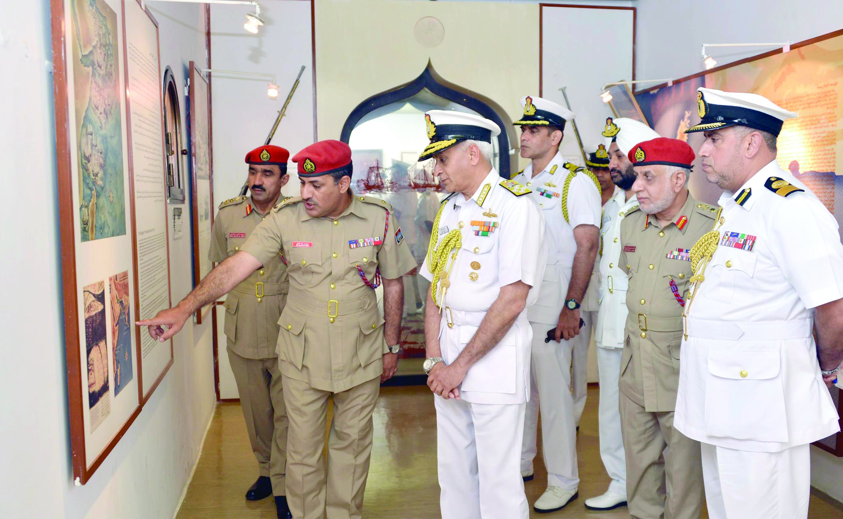 استعراض مجالات التعاون القائم مع البحرية الهندية
