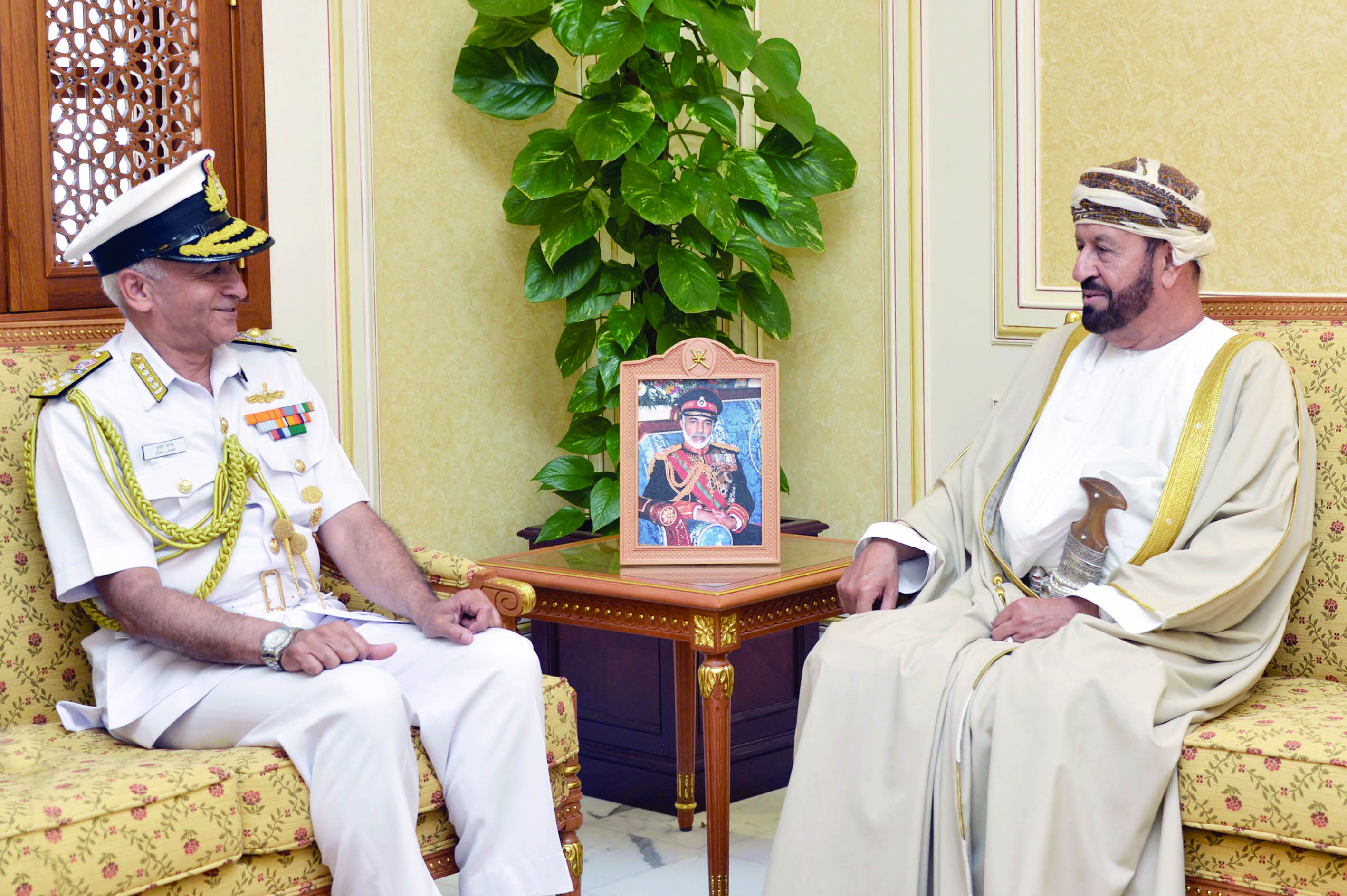 بدر بن سعود يستقبل رئيس

هيئة الأركان البحرية الهندية