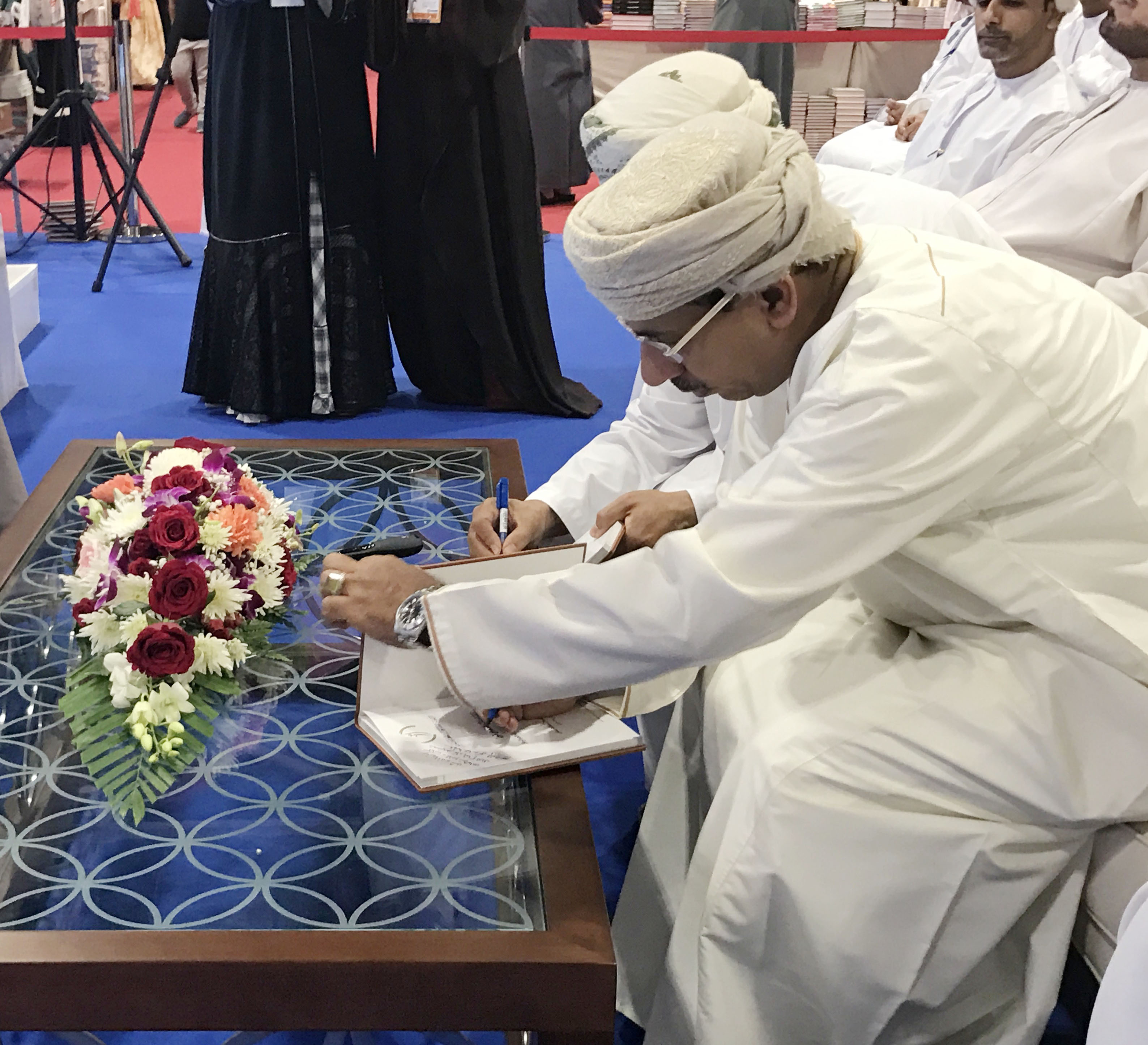 الإتحاد العام لعمال السلطنة يدشن أول إصداراته