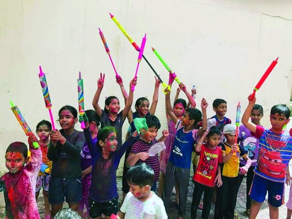 Indians in Oman celebrate Holi