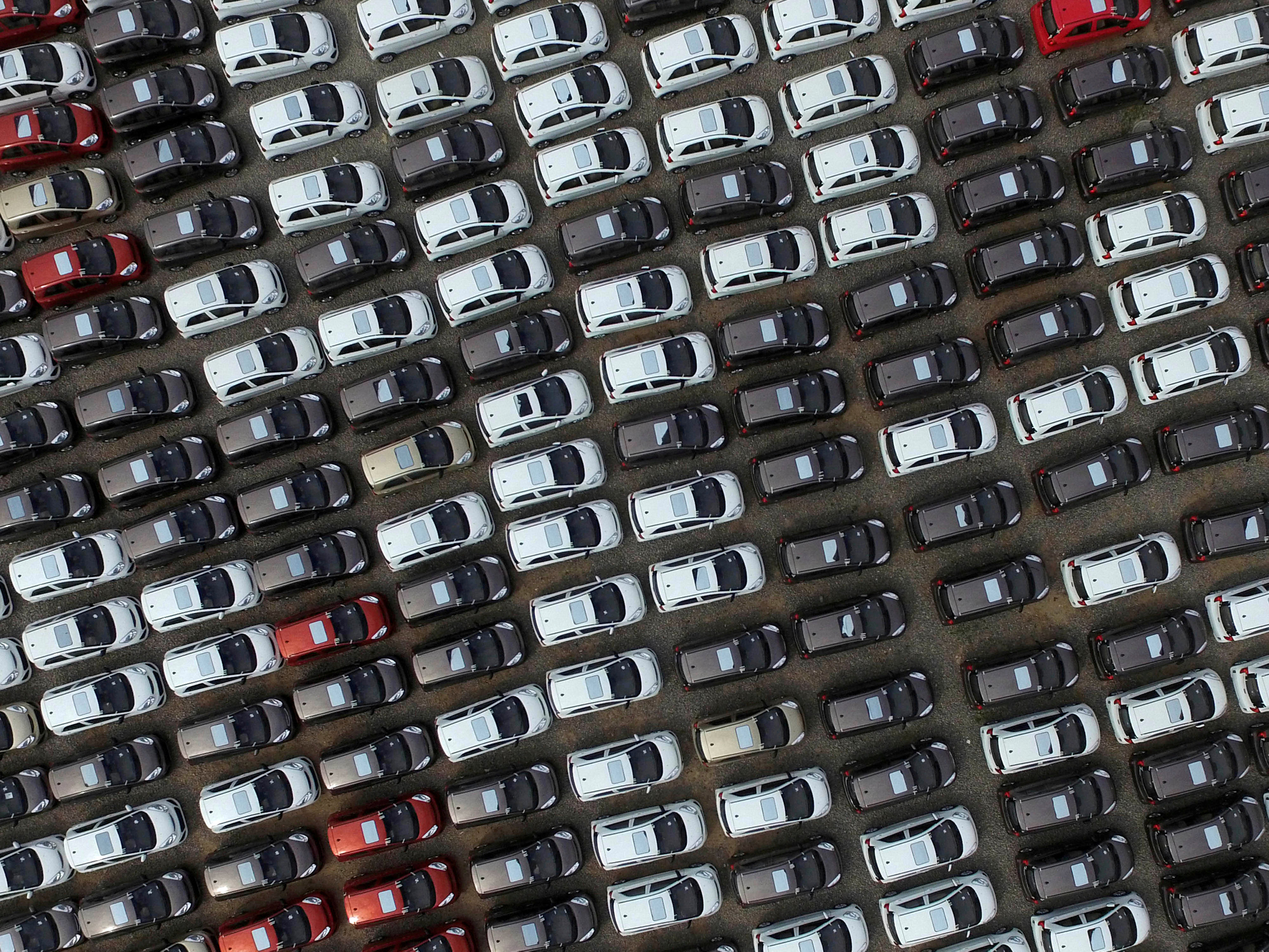 China considering roll back electric car quotas