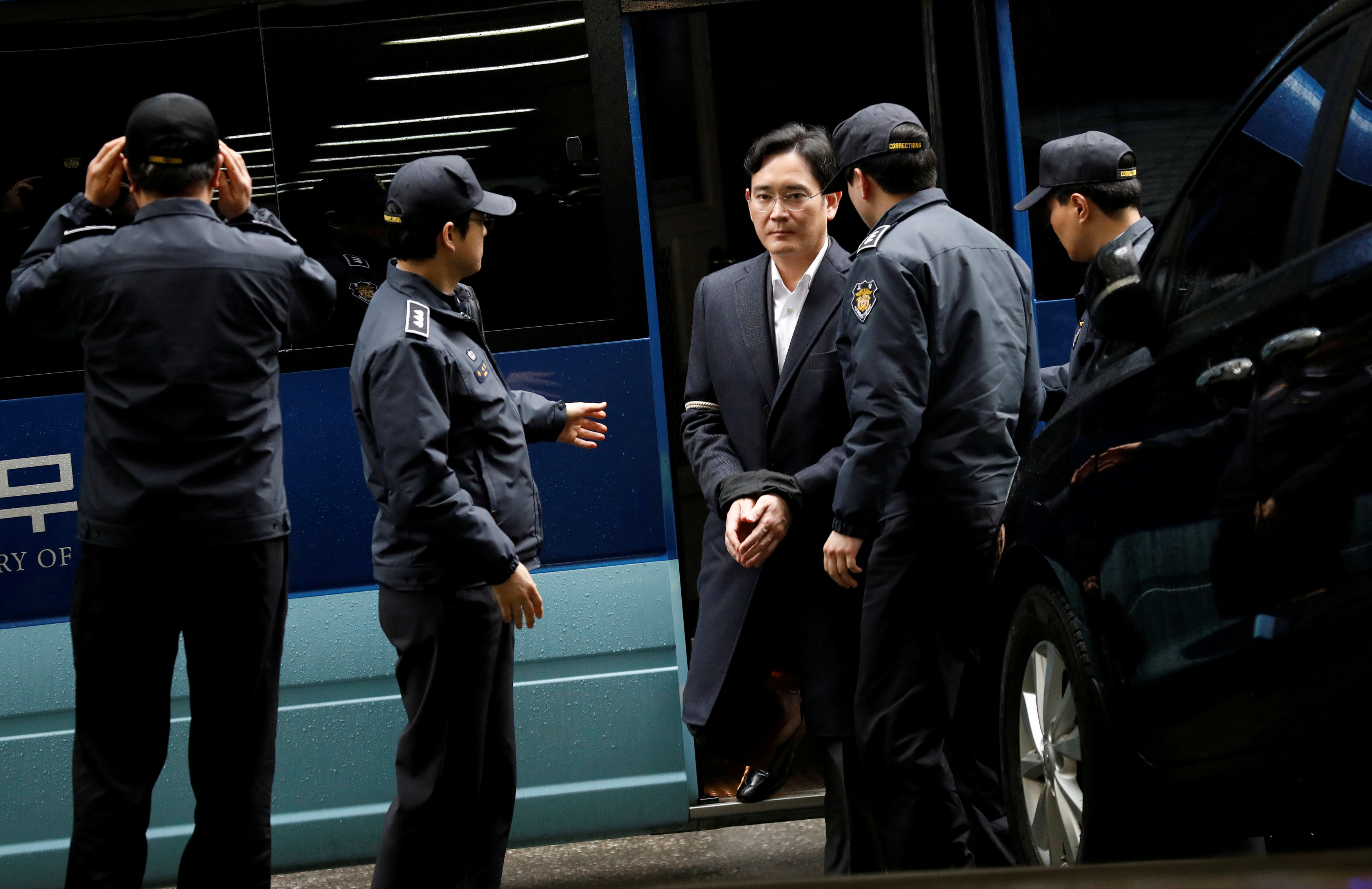 Jailed Samsung chief can get plenty of visitors
