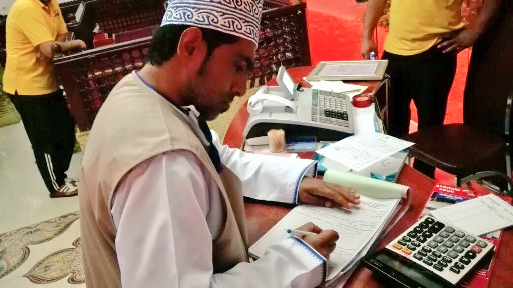 إغلاق مقهى ومطعم ومحل بيع أسماك في البريمي.. والسبب؟